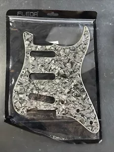 1 Pc 3 Ply 11 Holes Sss Electric Guitar Pickguard Anti-scratch Plate FOR St - Picture 1 of 4