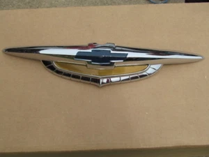 1949 1950 Chevy front hood emblem NOS GM - Bild 1 von 8
