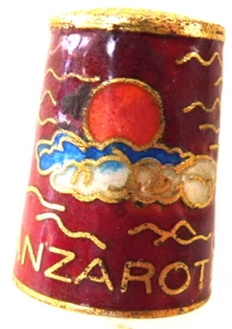 DE A COUDRE DE COLLECTION THIMBLE METAL ET EMAIL - LANZAROTE ILES CANARIES CARTE - Picture 1 of 2