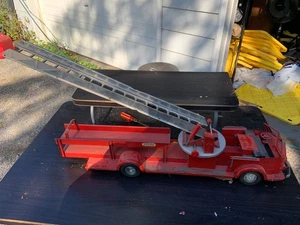 Vintage 50's Doepke Rossmoyne Model Toys Aerial Ladder Fire Truck Pressed Steel - Picture 1 of 21