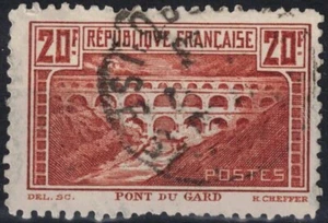 TIMBRE FRANCE AUTHENTIQUE PONT DU GARD DENTELE 11 N° 262B OBLITERE - COTE 450 € - Picture 1 of 2