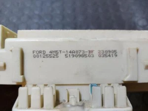 4MT514A073BF fuse box for FORD FOCUS BERLINA (CAP) AMBIENTE (D) 2006 160331 - Picture 1 of 2