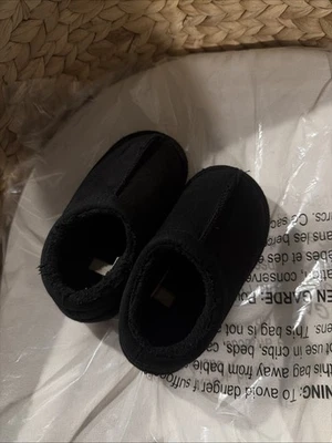 Zapatos difusos deslizables para niños pequeños talla 8 Foto 1 de 2