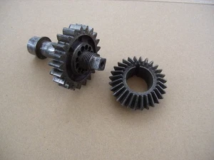 Norton International/Manx Nockengetriebe und Welle plus Kegelrad gebraucht - Bild 1 von 5