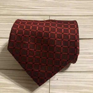 Valerio Garati Men's Geometric Silk Tie burgundy With Black Dots. - Picture 1 of 5