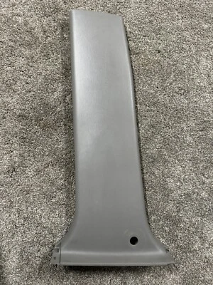 Cubierta de moldura central pilar B inferior lado izquierdo del conductor Toyota 4Runner 2003-2009 OEM Foto 1 de 2