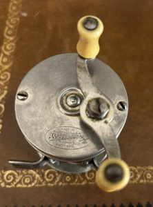 SHAKESPEARE FAVORITE 1733 Vintage Baitcasting Angelrolle #1644 - Bild 1 von 5