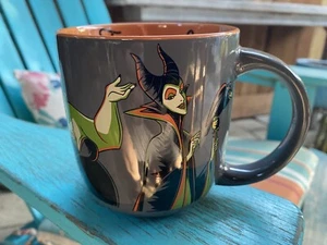 DISNEY HALLOWEEN TRICKS AND SPELLS COFFEE MUG MALEFICENT URSULA CRUELA DE VIL - Imagen 1 de 9