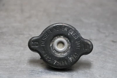 06-07 Honda CBR 1000RR Engine Radiator Cap Foto 1 de 3