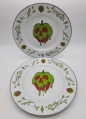 2 Nuevos Platos de Ensalada de Manzana Venenosa de Villanos Disney 8" Borde Iridiscente de Halloween Foto 1 de 4