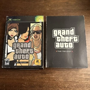 Grand Theft Auto Trilogy (Microsoft Xbox, 2005) Completo CIB con mappe - Autentico - Foto 1 di 11
