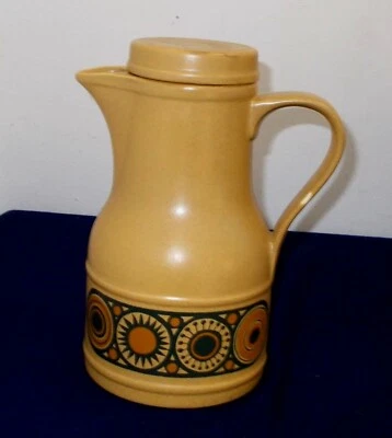 LARGE VINTAGE 1970S ENGLISH COFFEE POT IN GOOD CONDITION - Image 1 of 4