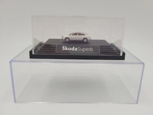 KADEN 1:160 Skoda Superb Weiß - Picture 1 of 4