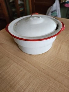 VTG RED/WHITE ENAMELWARE UPPER DOUBLE BOILER PAN AND LID - DECORATIVE ITEM - Bild 1 von 5