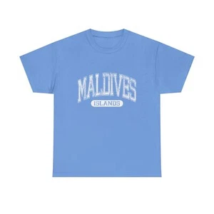 Maldives Islands Distressed College Letters Souvenir Blue Tee, T-Shirt - Bild 1 von 5