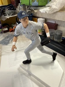 Salvino Inc. NY Yankee Derek Jeter Figur nummeriert - Bild 1 von 6