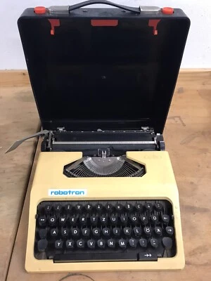 DDR Reiseschreibmaschiene Cella robotron - Bild 1 von 3