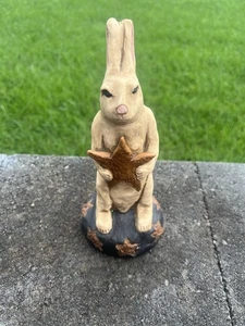 E. Smithson Bunny Rabbit Country Star Figurine Statue Primitive Rustic E1 - Picture 1 of 2
