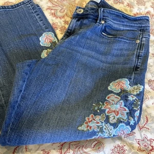 J. Jill Denim Authentic Fit Floral Embroidered Cropped Jeans Size 10 Petite - Picture 1 of 5