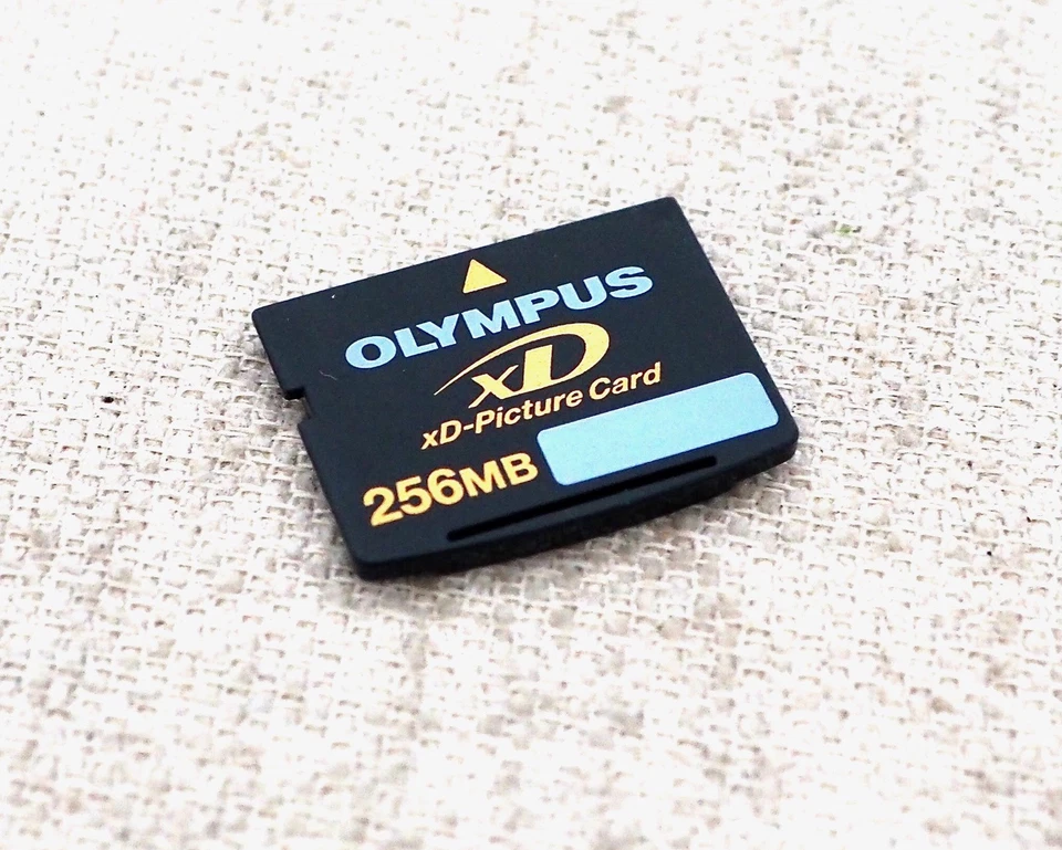 256MB OLYMPUS XD MEMORY CARD TYPE FOR FUJI FINEPIX/OLYMPUS CAMERAS - Image 1 of 1