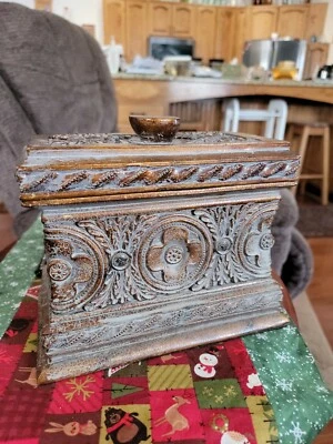 Ornate Decorative Aged Bronze/Copper Square Trinket/Jewelry Box w/Lid - Image 1 of 4