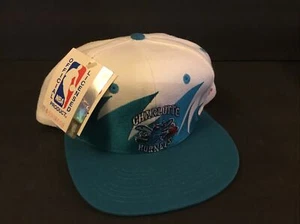 Raro Nuevo con etiquetas De Colección Años 90 Charlotte Hornets Logotipo Atlético DIENTE DE TIBURÓN Sombrero Snapback NBA - Imagen 1 de 12