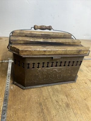 N.2 Outil Ancienne chaufferette en bois et tôle-début XX ème Déco Vintage - Photo 1/4