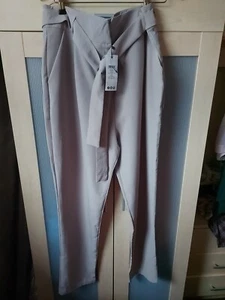 Ladies High Waist Grey Trousers With Belt And Pockets Size 18 Boohoo - Picture 1 of 11