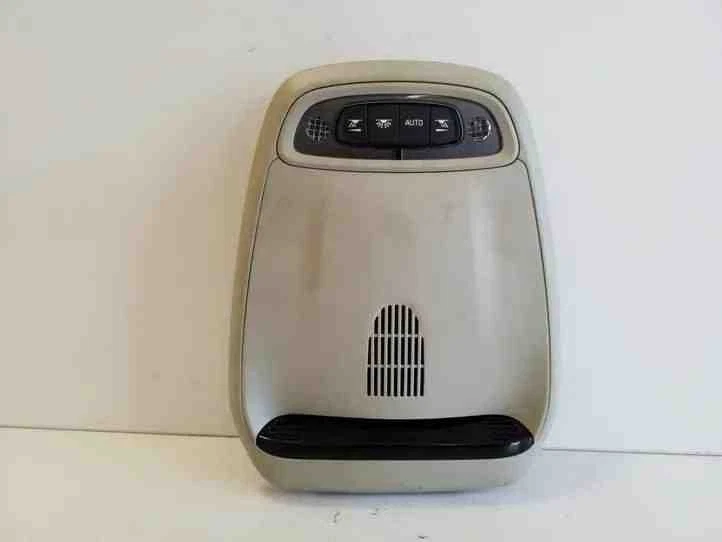 VOLVO V40 Cross Country 526 Innenleuchte 31268141 1.6 Diesel 84kw 2013 26235169 - Изображение 1 из 4