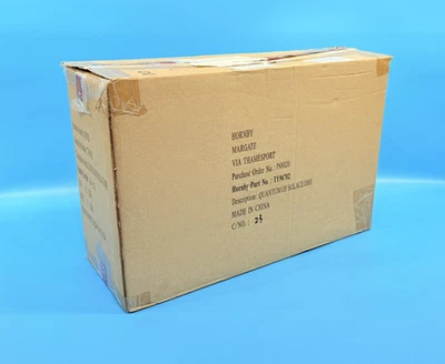 CORGI 1:50 TY96702 JAMES BOND 007 ASTON MARTIN DBS BLACK (36X FULL TRADE BOX) ! - Image 1 of 3