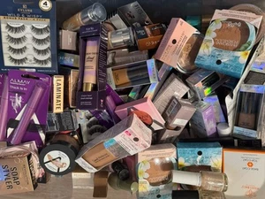 Lot of 30 Pcs Makeup, All New & Sealed, Assorted Brands - Fast Shipping! - Picture 1 of 1