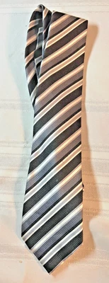 Corbata Donald Trump Signature Collection 100% seda. Rayas negras, blancas y grises. Foto 1 de 3