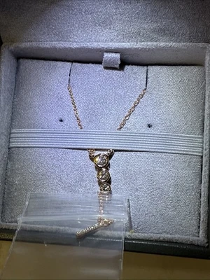 Collar Lariat de diamantes con bisel graduado de tres piedras ANGARA en oro rosa de 14 quilates Foto 1 de 4