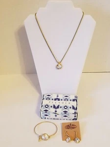 Plunder Crystal Pendant Necklace with Matching Bracelet and Earrings - Picture 1 of 10