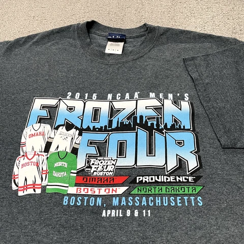 Providence College Shirt Men Medium Friars Ice Hockey University Frozen Four Cover