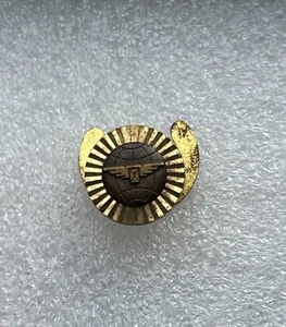 Raro Vintage Pin Insignia RELOJES SUIZA LONGINES Ojal Marcado en la parte posterior - Imagen 1 de 4