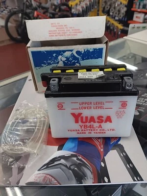 Новый из старых запасов мотоциклетный аккумулятор Yuasa YB4L-A 12N4 Kawasaki 1985-2005 KL250 1984 KL600 - Изображение 1 из 2