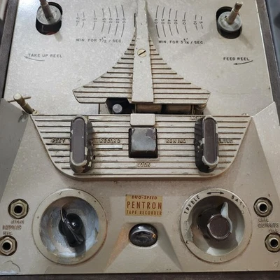 Grabadora de cinta carrete a carrete de varias velocidades modelo 9T-3C Pentron Corp. de colección. Foto 1 de 4