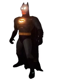 ULTIMATE BATMAN ANIMATED SERIES BTAS KENNER LIGHT UP EYES & BAT EMBLEM 15 ZOLL CM - Bild 1 von 11