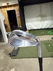 Ferro da stiro Taylormade P790 2025 6 RH - KBS Max grafite 75 regolare più flessibile - Foto 1 di 8