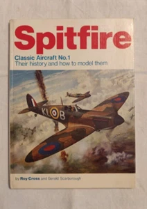 Vintage libro Spitfire Classic Aircraft n.1 by Roy Cross 1971 - Picture 1 of 4