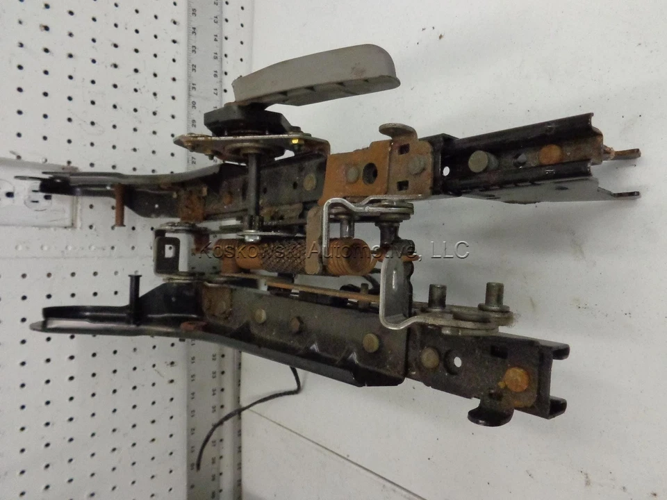 Ajustador de oruga y reclinable de asiento Saturn VUE 03 lado del conductor delantero izquierdo Foto 1 de 4