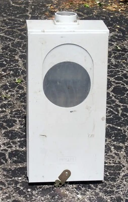 4 Lug (1 a ground) 3 Phase 400 Amp? Meter Box by Landis & Gyr Type 3R Enclosure - Image 1 of 4