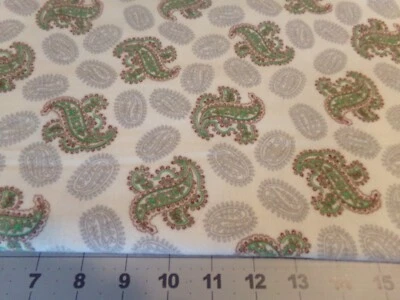 1 YD X 35" FRANELA VINTAGE CON PAISLEY VERDE Y GRIS SOBRE ALGODÓN BLANCO ROTO #6597 Foto 1 de 2