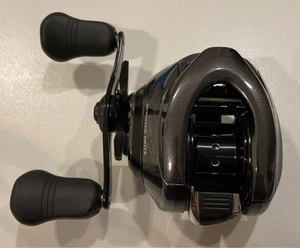 Carrete de baitcasting para mano izquierda Shimano 18 Antares DC MD XG excelente funcionamiento Japón - Imagen 1 de 5