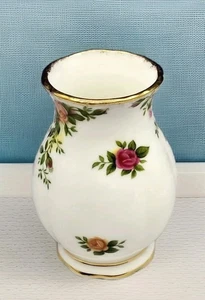 ROYAL ALBERT "Old Country Roses" Small Vase 1st Quality Excellent Condition - Picture 1 of 4