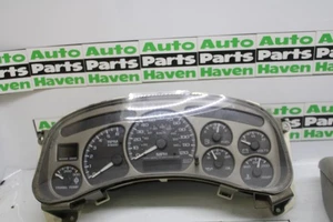 00-02 GMC Yukon Denali - Instrument Gauge Speedometer Cluster Gray Speedo 62k - Picture 1 of 9
