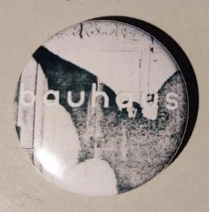 1x Bauhaus Button Post-Punk Gothic Rock Gothic Punk Dark Wave Postpunk - Imagen 1 de 1