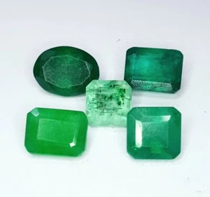 Lote de 5 piezas de gemas sueltas de piedras preciosas colombianas verdes naturales de 30,52 quilates - Imagen 1 de 10