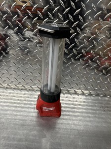 BROKEN FOR PARTS Milwaukee 2363-20 M18 Lantern/Flood LED Light W/1.5ah M12